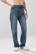 Jean azul oscuro 90´S infaltables con bota recta y bolsillos
