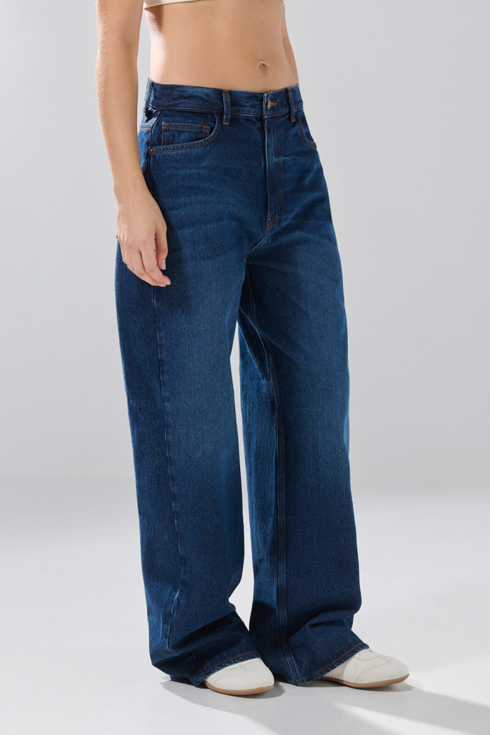 Jean infaltables baggy azul oscuro con bolsillos y bota ancha
