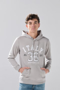 Buzo gris medio con capota y texto college blanco
