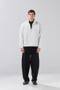 Buzo cuello alto oversize unicolor con cremallera
