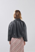 Chaqueta cuello trucker negra en PU de Boho Club
