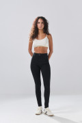 Jean negro súper skinny infaltables con 5 bolsillos
