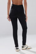 Jean negro súper skinny infaltables con 5 bolsillos
