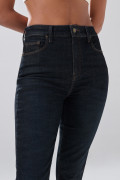 Jean infaltables súper skinny azul intenso con 5 bolsillos
