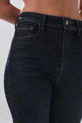 Jean infaltables súper skinny azul intenso con 5 bolsillos
