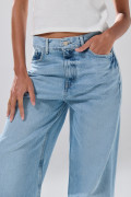 Jean infaltables straight leg azul oscuro con 5 bolsillos
