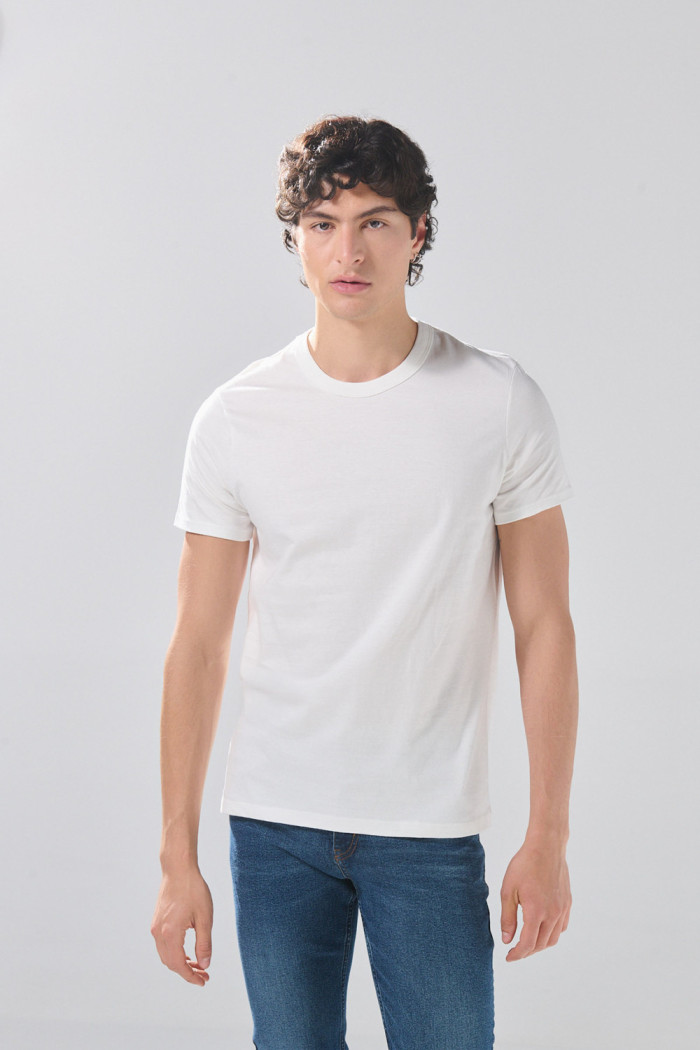 Camiseta en algodón cuello redondo infaltables unicolor
