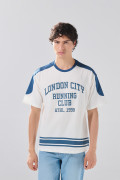 Camiseta manga corta crema college con franjas azules
