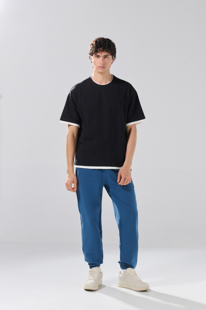 Camiseta oversize con contrastes y manga corta unicolor
