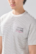 Camiseta crema clara college manga corta con rayas
