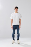 Jean skinny infaltables azul oscuro con bolsillos y tiro bajo
