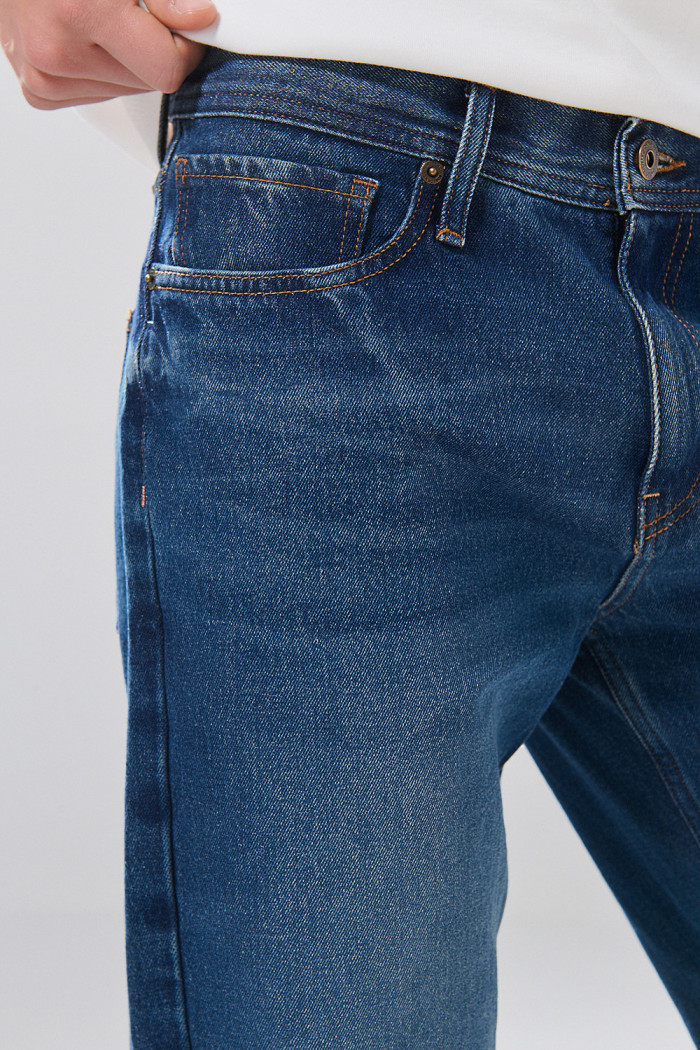 Jean 90´S infaltables tiro bajo azul oscuro con 5 bolsillos
