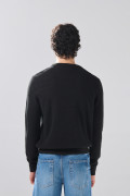 Suéter cuello redondo negro tejido con texturas