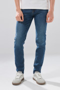 Jean infaltables slim azul oscuro con costuras en contraste
