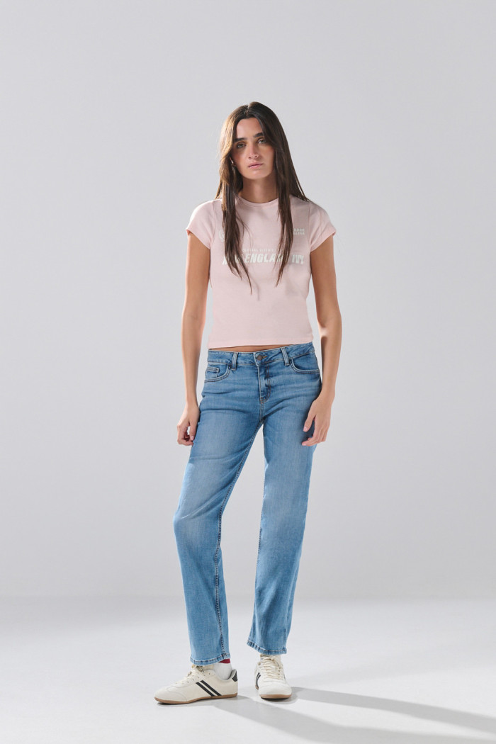 Jean straight leg azul medio infaltables con bota recta
