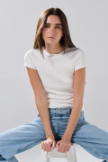 Camiseta en rib infaltables unicolor con manga corta
