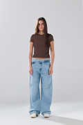 Camiseta cuello redondo unicolor infaltables ajustada

