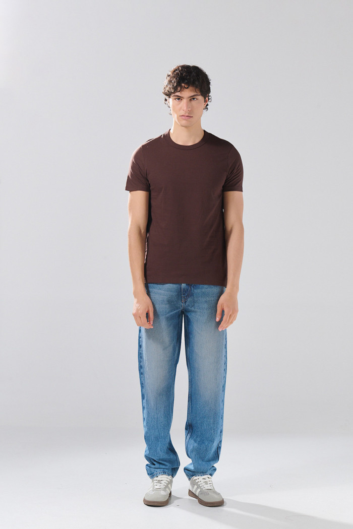 Jean 90´S infaltables azul medio tiro bajo con bota recta
