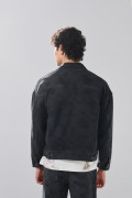 Chaqueta de jean oversize gris intensa con diseños de cuadros
