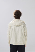 Chaqueta liviana con capota para hombre unicolor rompe viento