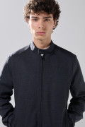 Chaqueta cuello neru azul oscuro con cremallera
