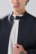 Chaqueta cuello neru azul oscuro con cremallera