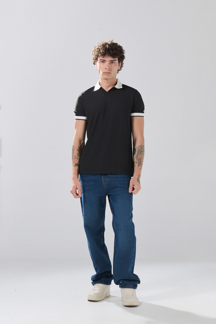 Camiseta polo unicolor con contrastes y texturas de Boho Club
