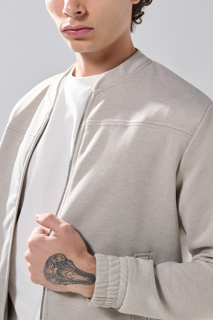 Chaqueta bomber cazadora kaki con bolsillos