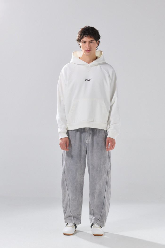 Buzo unicolor tie dye oversize con capota de Boho Club
