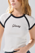 Camiseta crema clara manga ranglan corta con arte college
