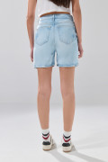 Short de jean azul claro con bolsillos y tiro súper alto
