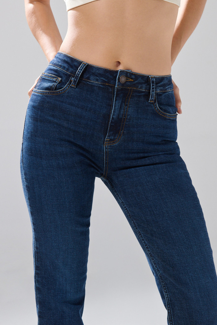 Jean straight leg infaltables azul bota recta con tiro alto
