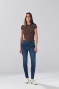 Jean push up azul oscuro infaltables con realce y tiro alto
