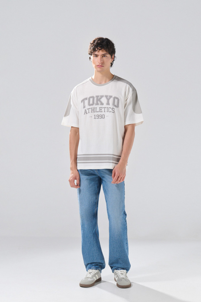Jean baggy azul medio infaltables con bota ancha y desgastes
