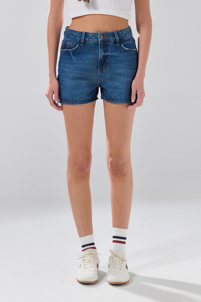 Short de jean infaltables azul oscuro con 5 bolsillos
