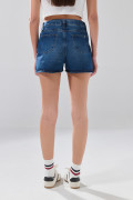 Short de jean infaltables azul oscuro con 5 bolsillos
