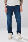 Jean infaltables straight leg azul con bota recta y tiro bajo
