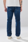 Jean infaltables straight leg azul con bota recta y tiro bajo
