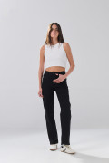 Jean straight leg infaltables negro con bota recta
