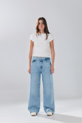 Jean baggy azul claro bota ancha infaltables con tiro medio
