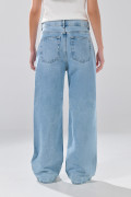 Jean baggy azul claro bota ancha infaltables con tiro medio

