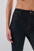 Jean infaltables azul intenso súper skinny con bolsillos
