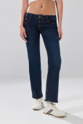 Jean straight leg infaltables azul con bota recta y tiro bajo

