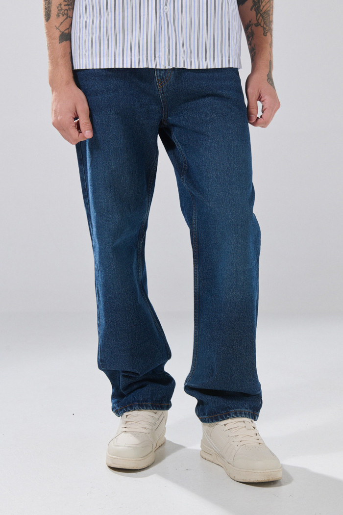 Jean baggy infaltables bota ancha azul oscuro con tiro medio
