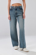 Jean baggy infaltables azul medio bota ancha con desgastes

