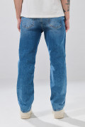 Jean infaltables azul medio straight leg con bota recta
