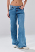 Jean open leg azul medio infaltables bota ancha con tiro bajo
