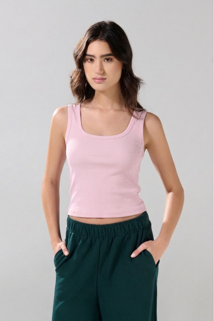Camiseta unicolor infaltables acanalada con manga sisa
