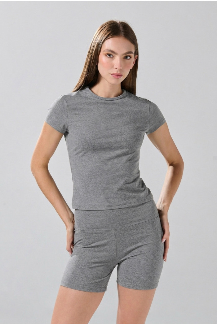 Camiseta ajustada infaltables con cuello redondo unicolor
