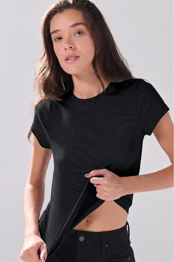 Camiseta en rib infaltables unicolor con cuello redondo
